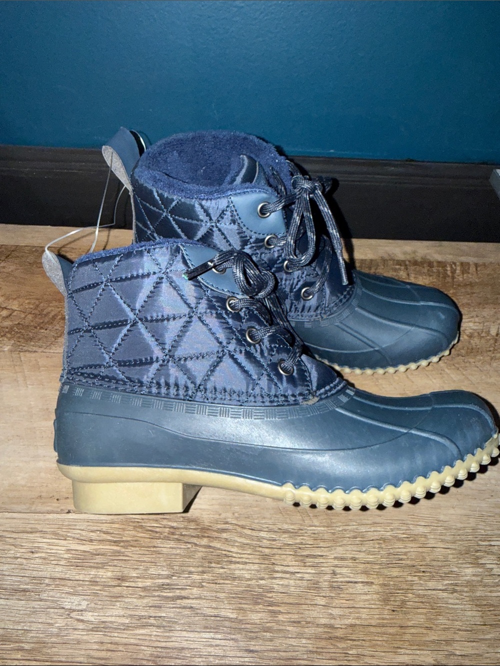 Size 6 London Fog Waterproof Boot.